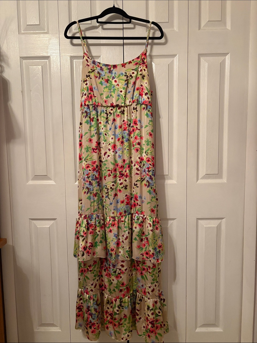 Old Navy Floral Tiered Spaghetti-Strap Maxi Dress in Beige Size XL